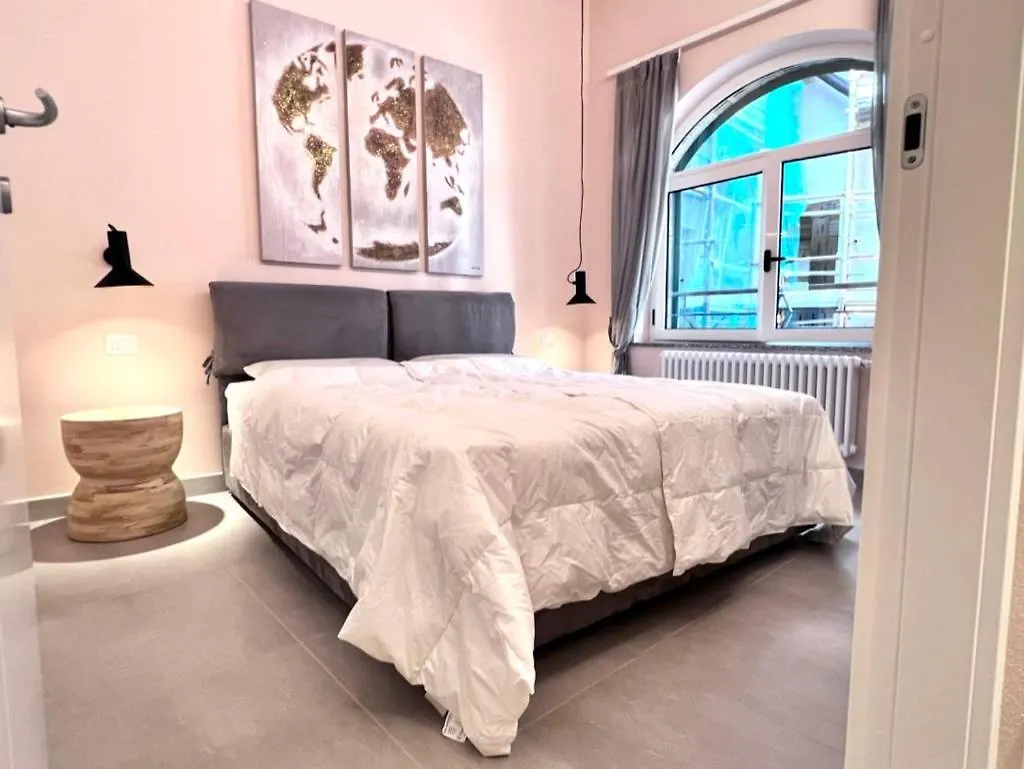 Casa Sant'Antonio Daire Luino 0*,  İtalya